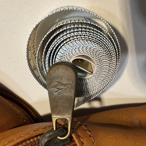 REDHEAD Men’s Soft Zip-around Caramel Colored Leather Toiletry Bag - Pre-owned - Picture 13 of 15